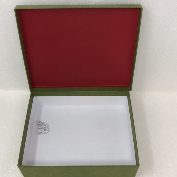 GUCCI Gift Box Green Embossed 9” X 7.5” X 2.5” Box Only - Picture 7 of 12